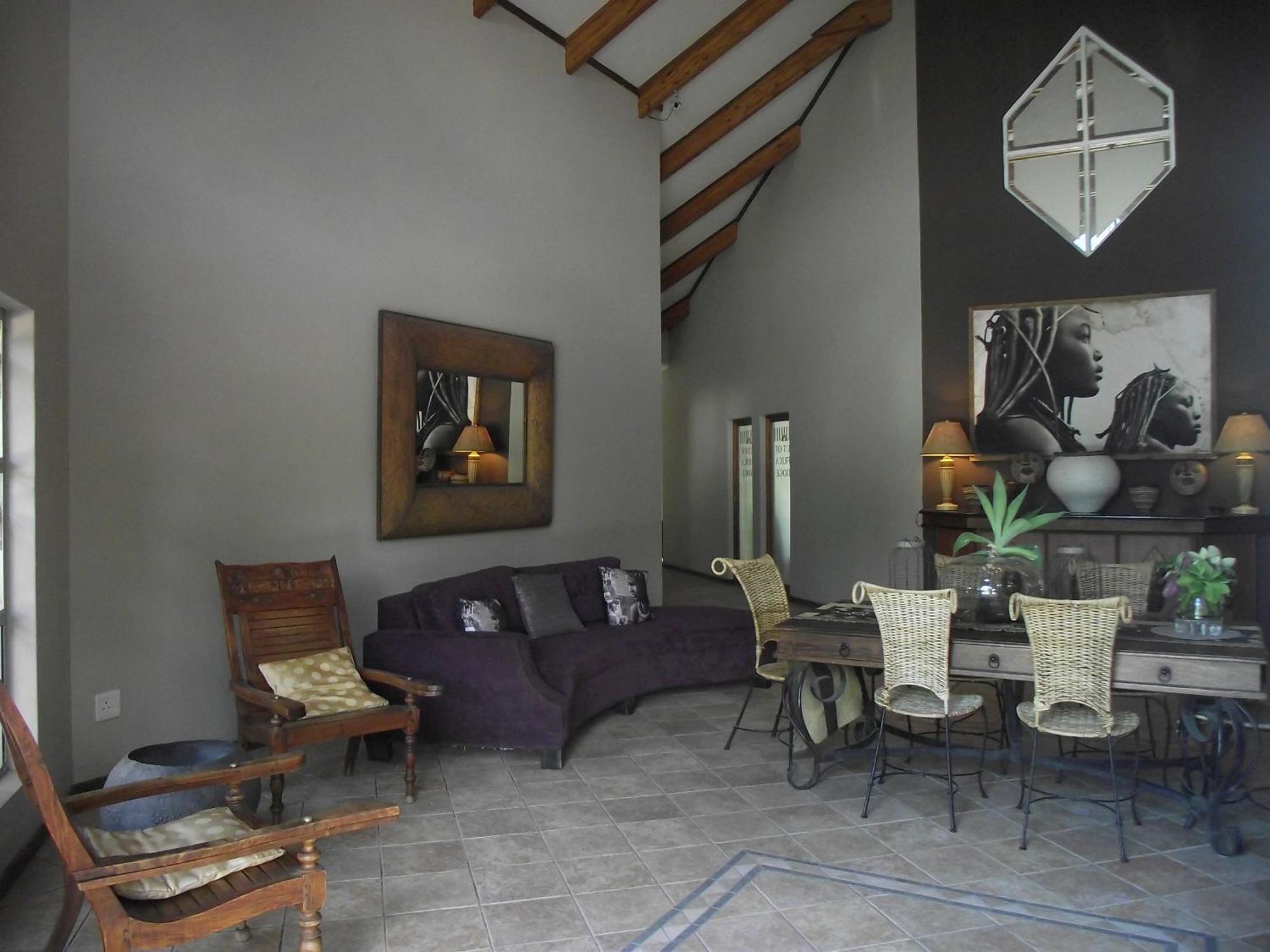 Out Of Africa Town Lodge Otjiwarongo Exterior foto